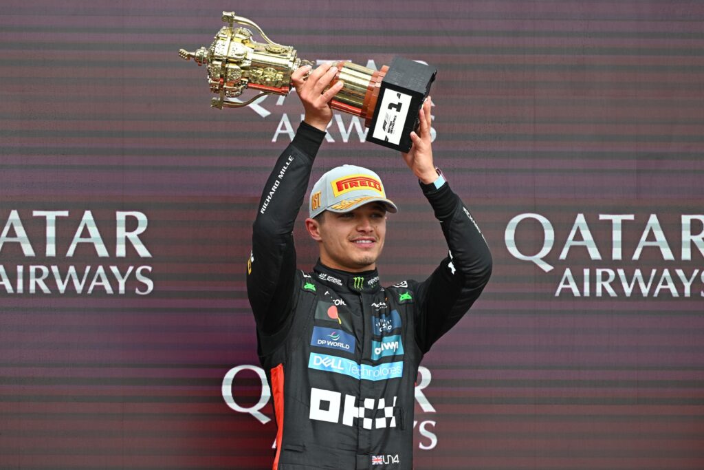 F1 2025 영국 그랑프리 맥라렌 원투 피니시 관련 이미지