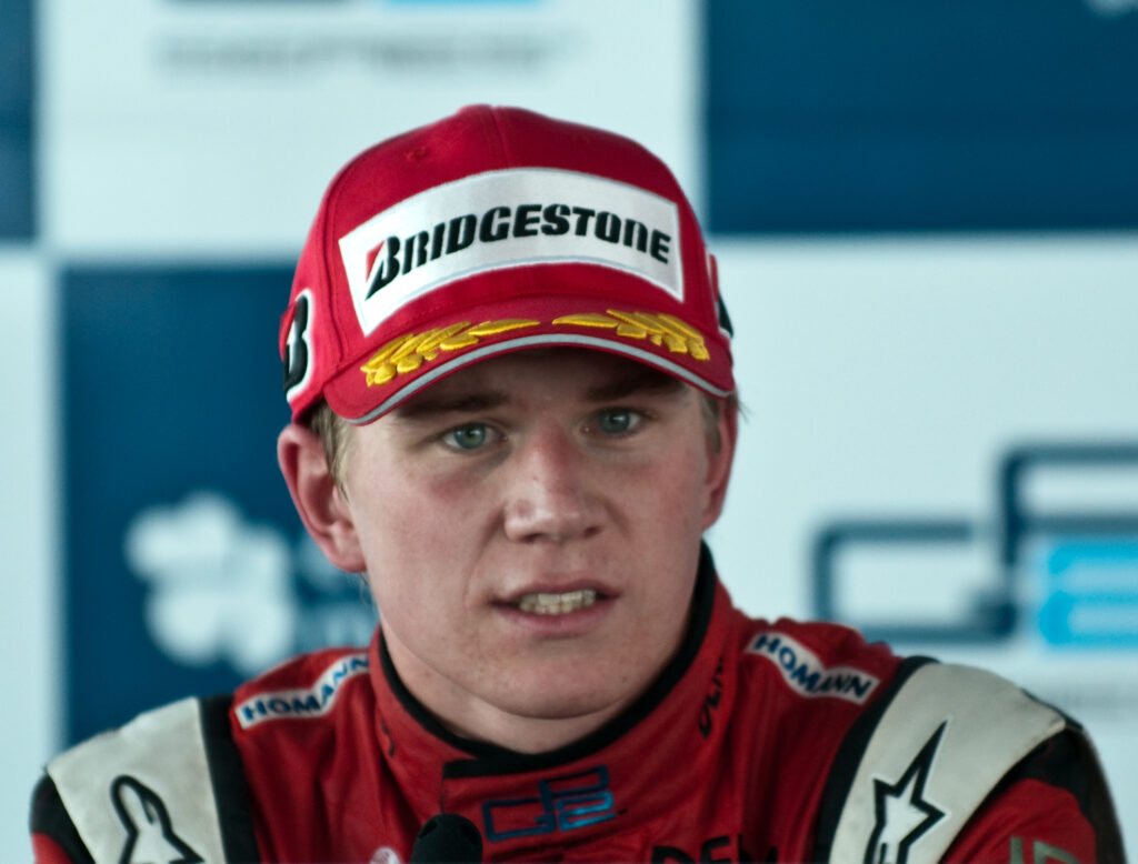 니코 휠켄베르크, 가장 늦게 피어난 첫 포디움 관련 이미지